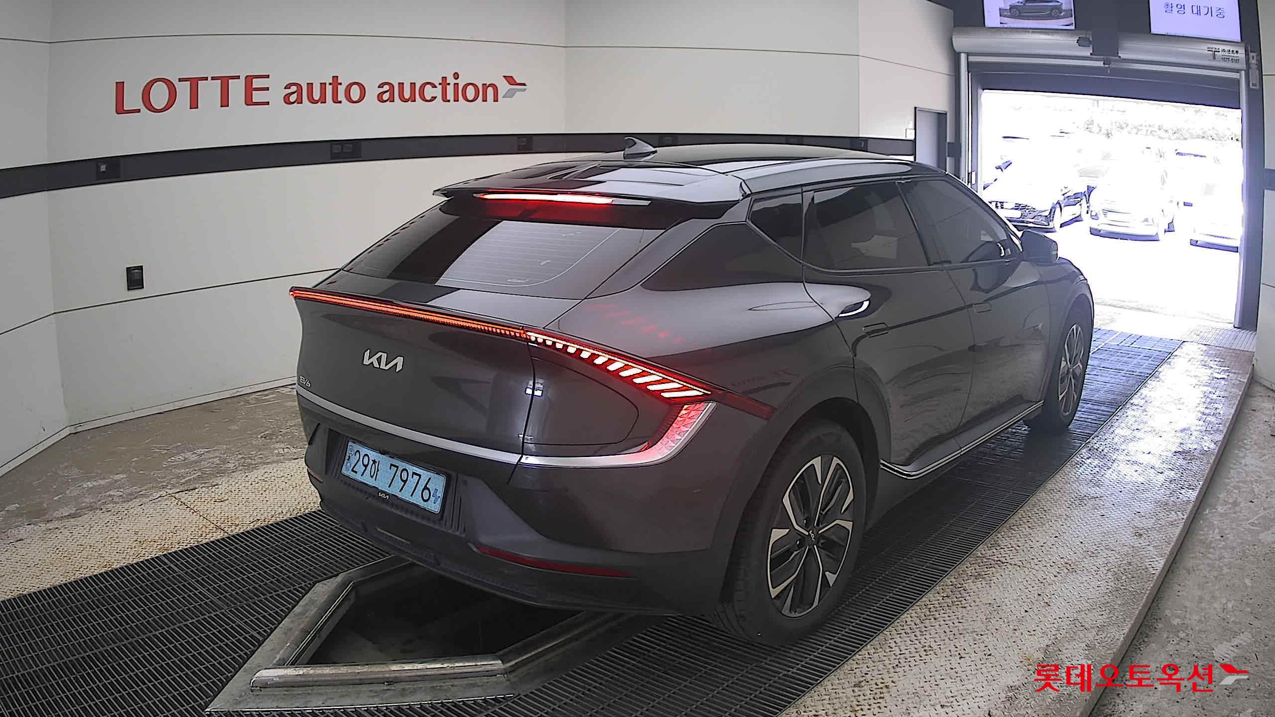 2022 - kia ev6