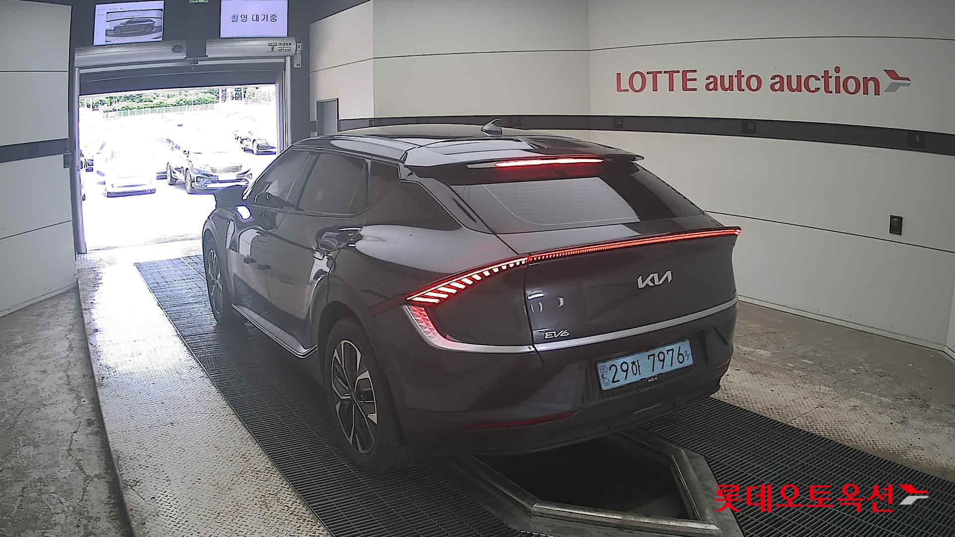 2022 - kia ev6