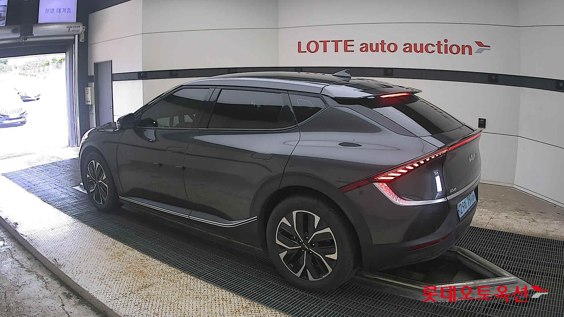 2022 - kia ev6