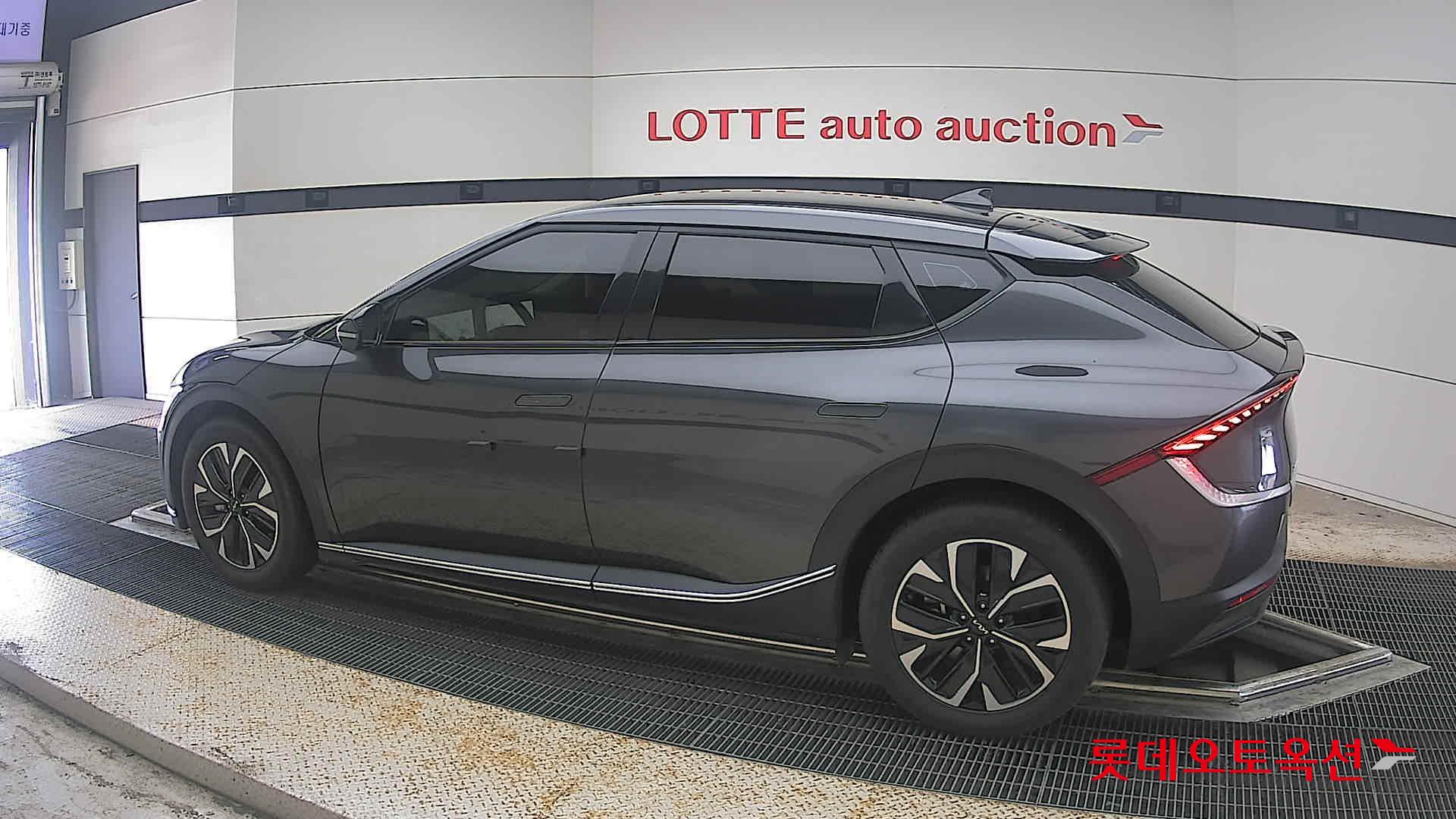 2022 - kia ev6