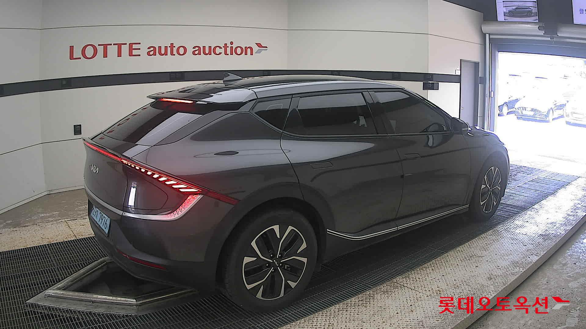 2022 - kia ev6