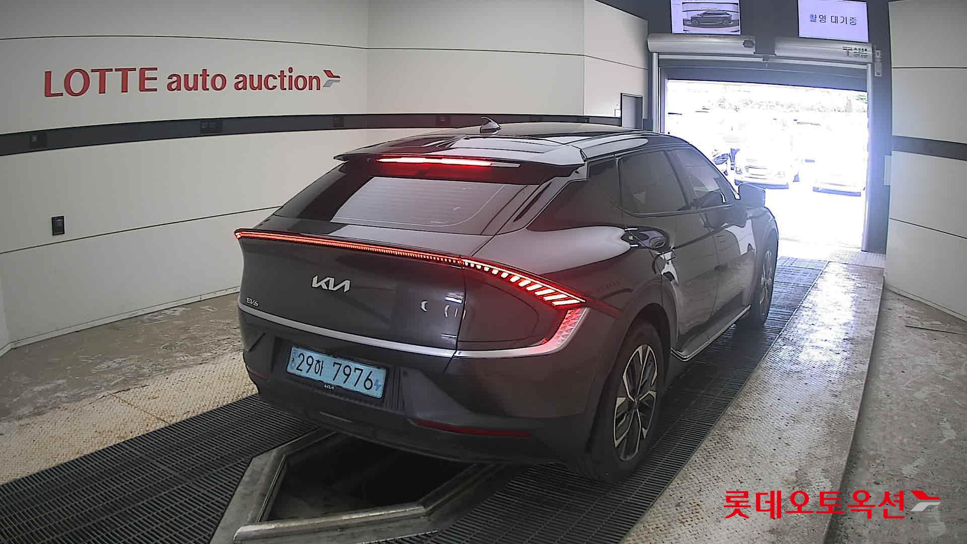 2022 - kia ev6