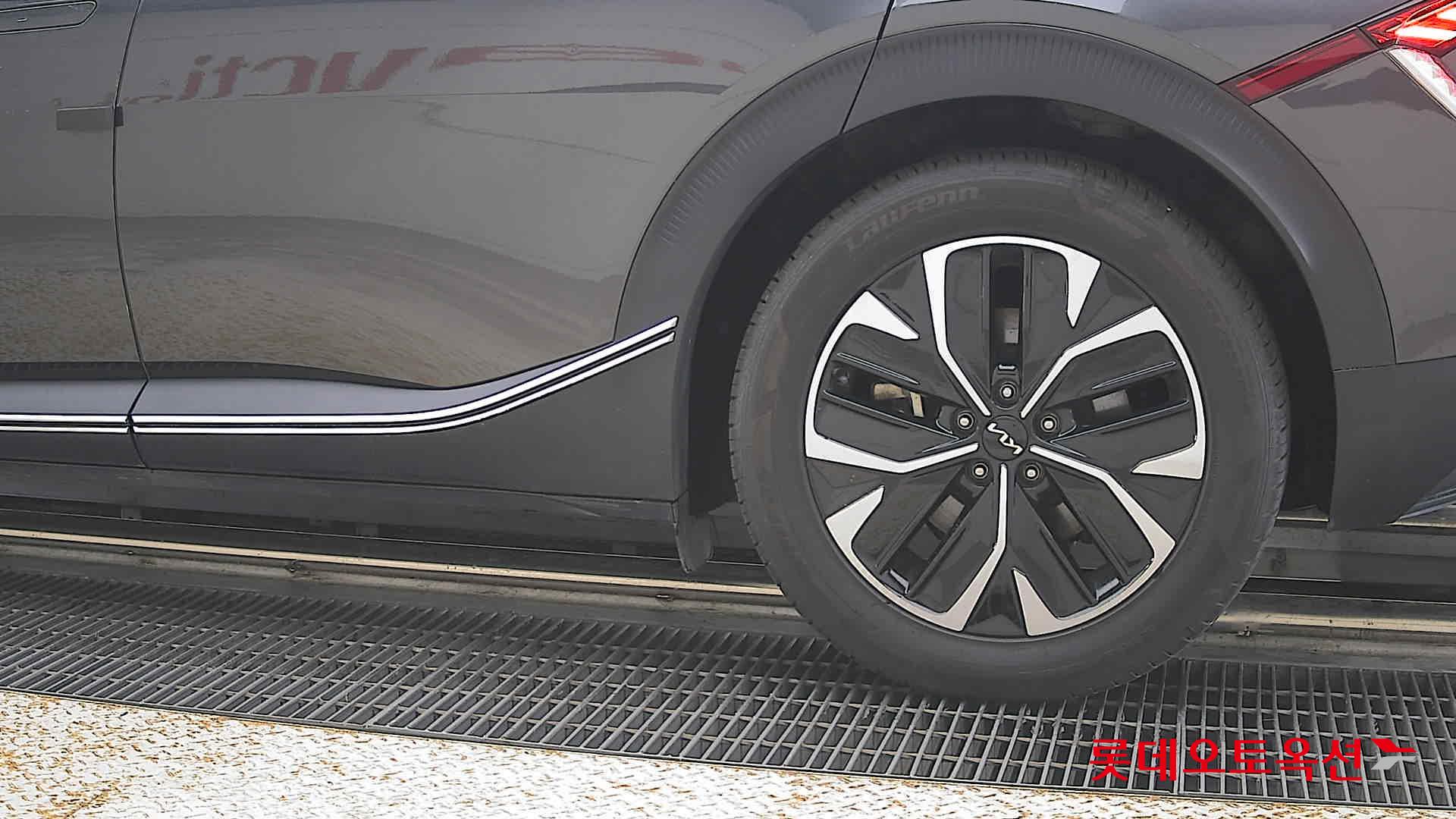 2022 - kia ev6