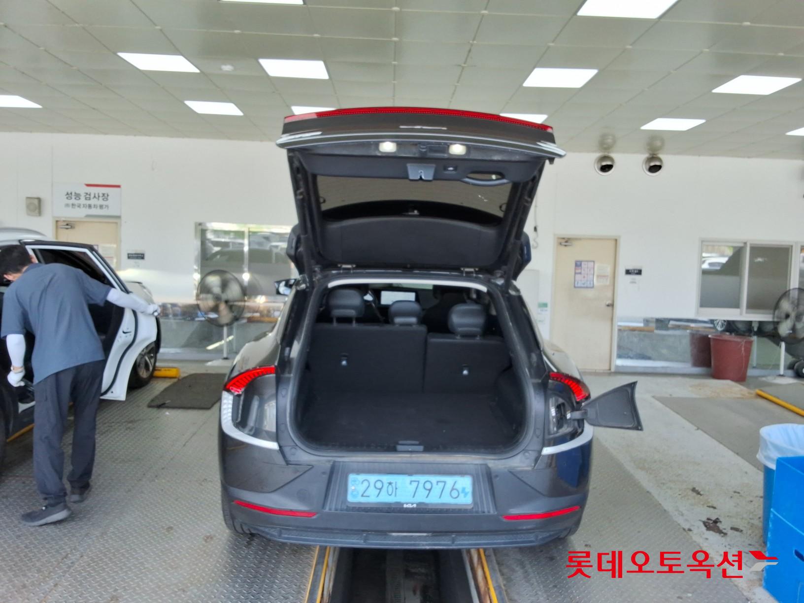 2022 - kia ev6