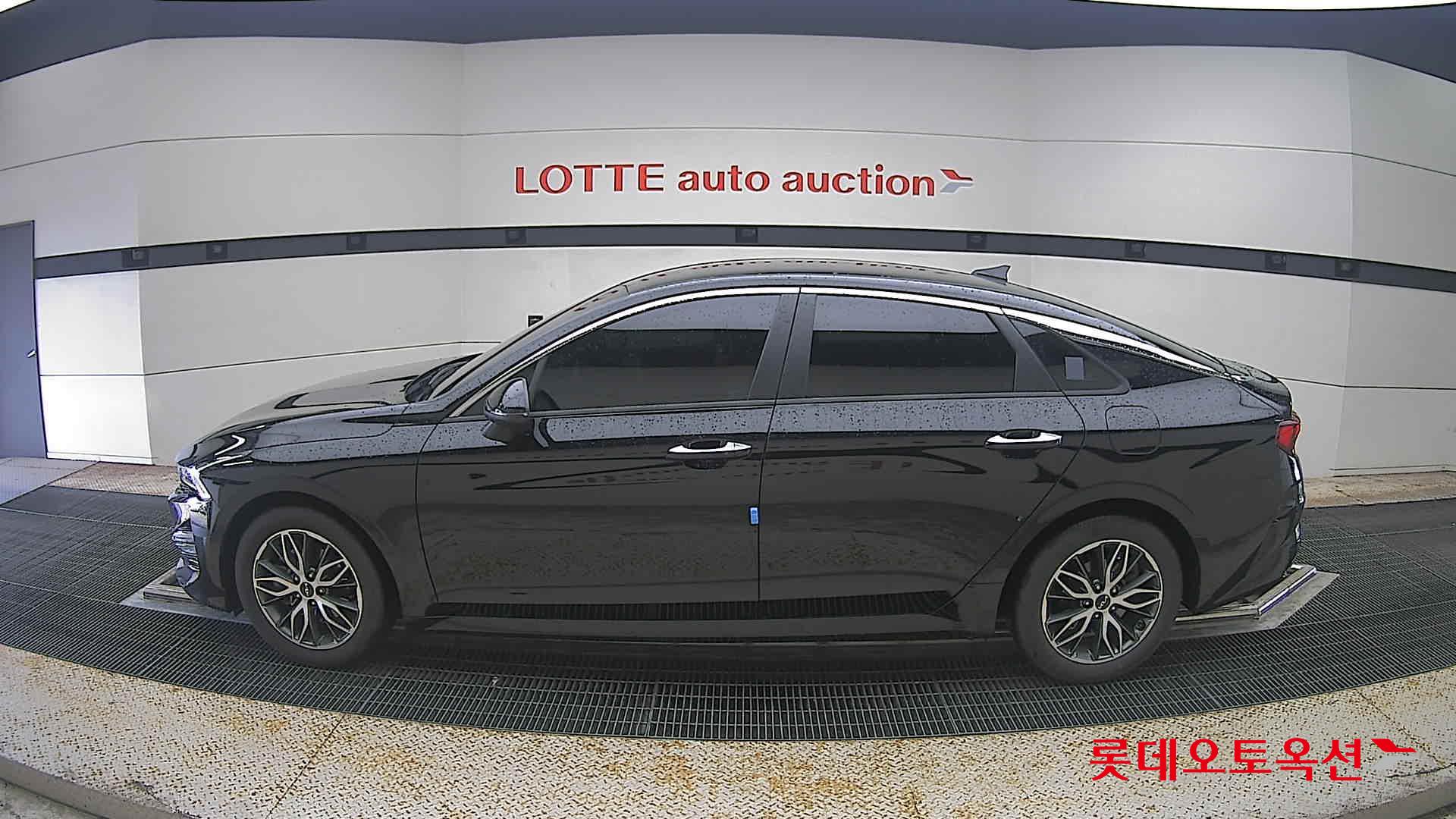 2022 - kia k5