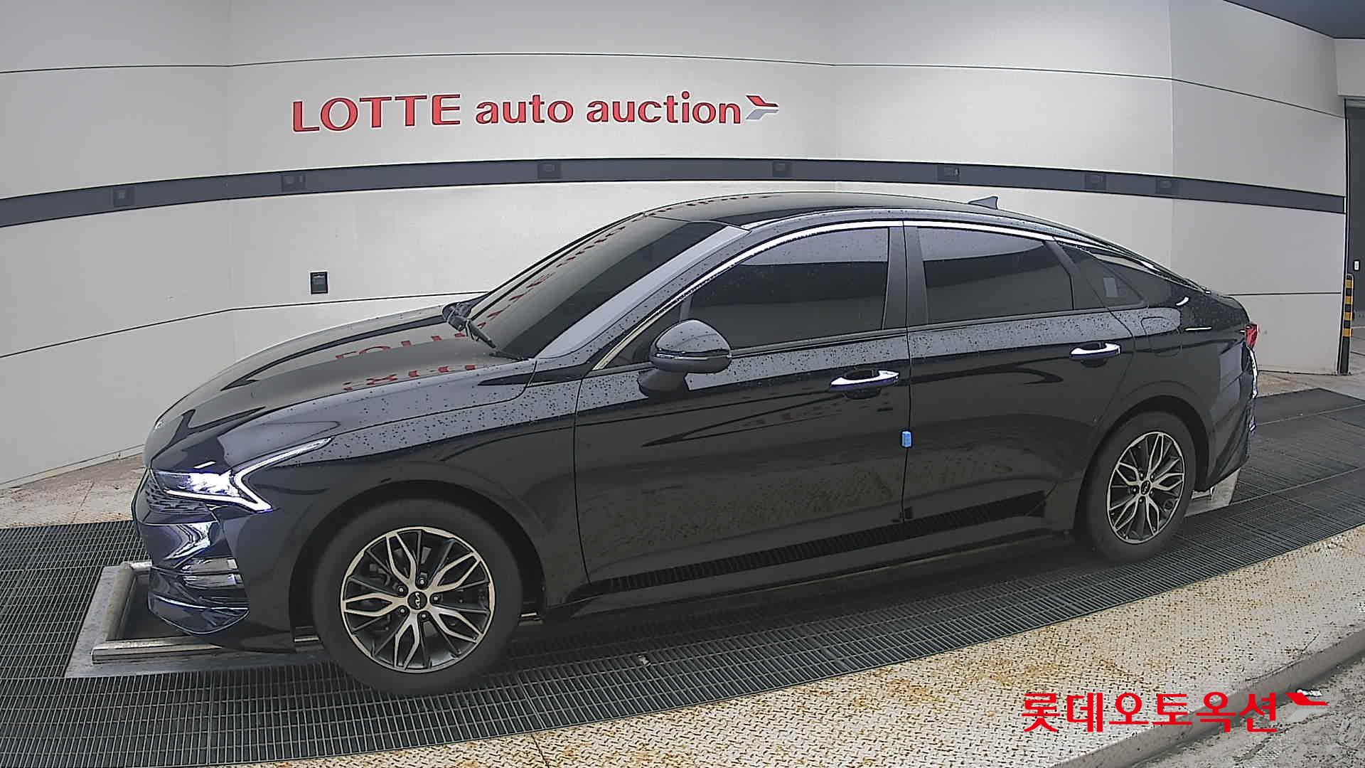 2022 - kia k5