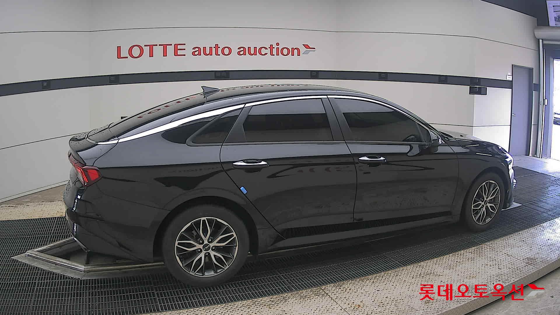 2022 - kia k5