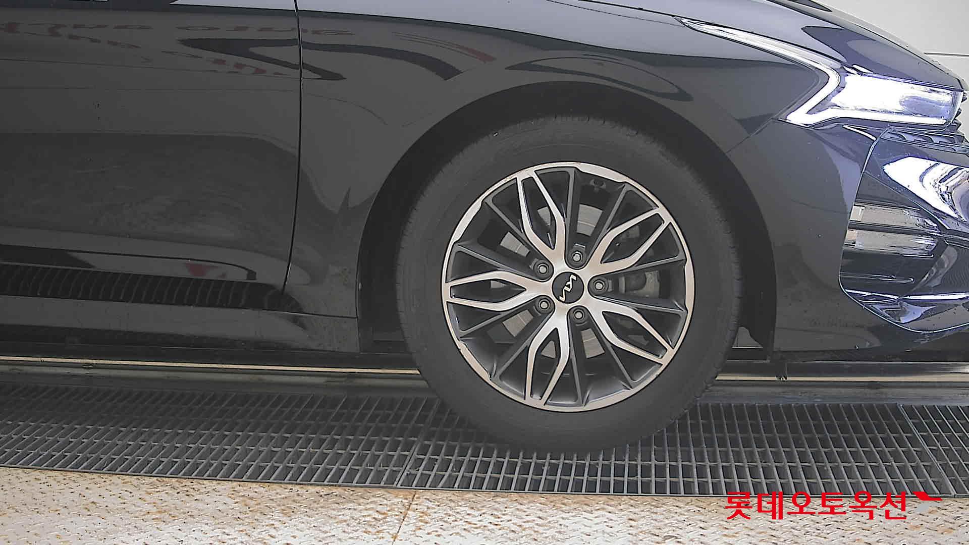 2022 - kia k5