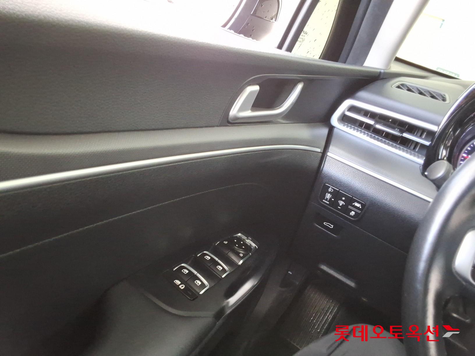 2022 - kia k5