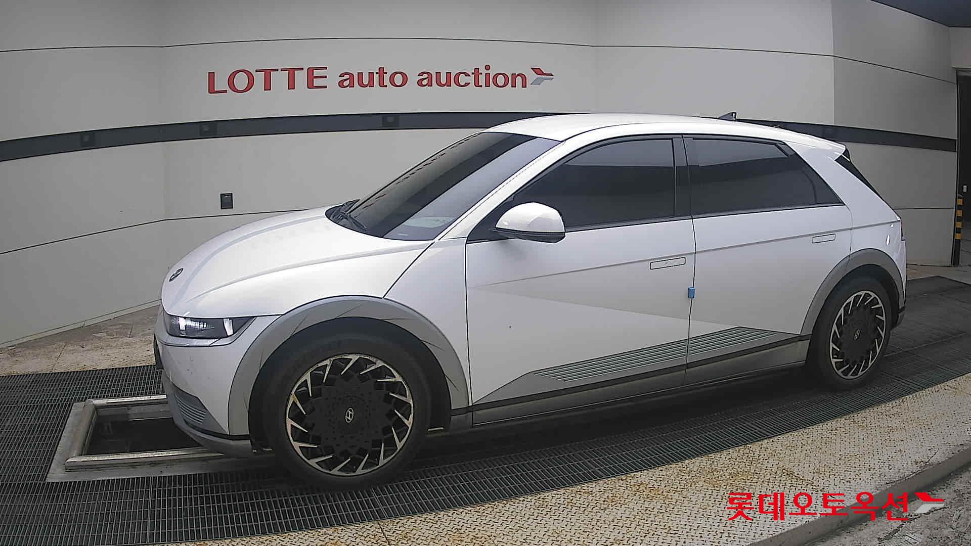 2022 - hyundai ioniq