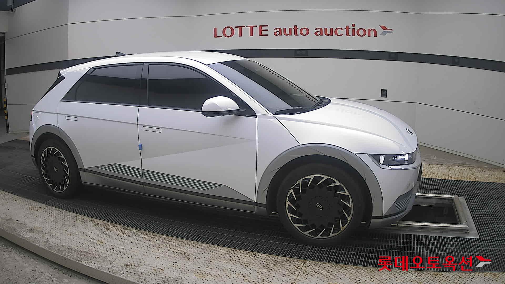 2022 - hyundai ioniq