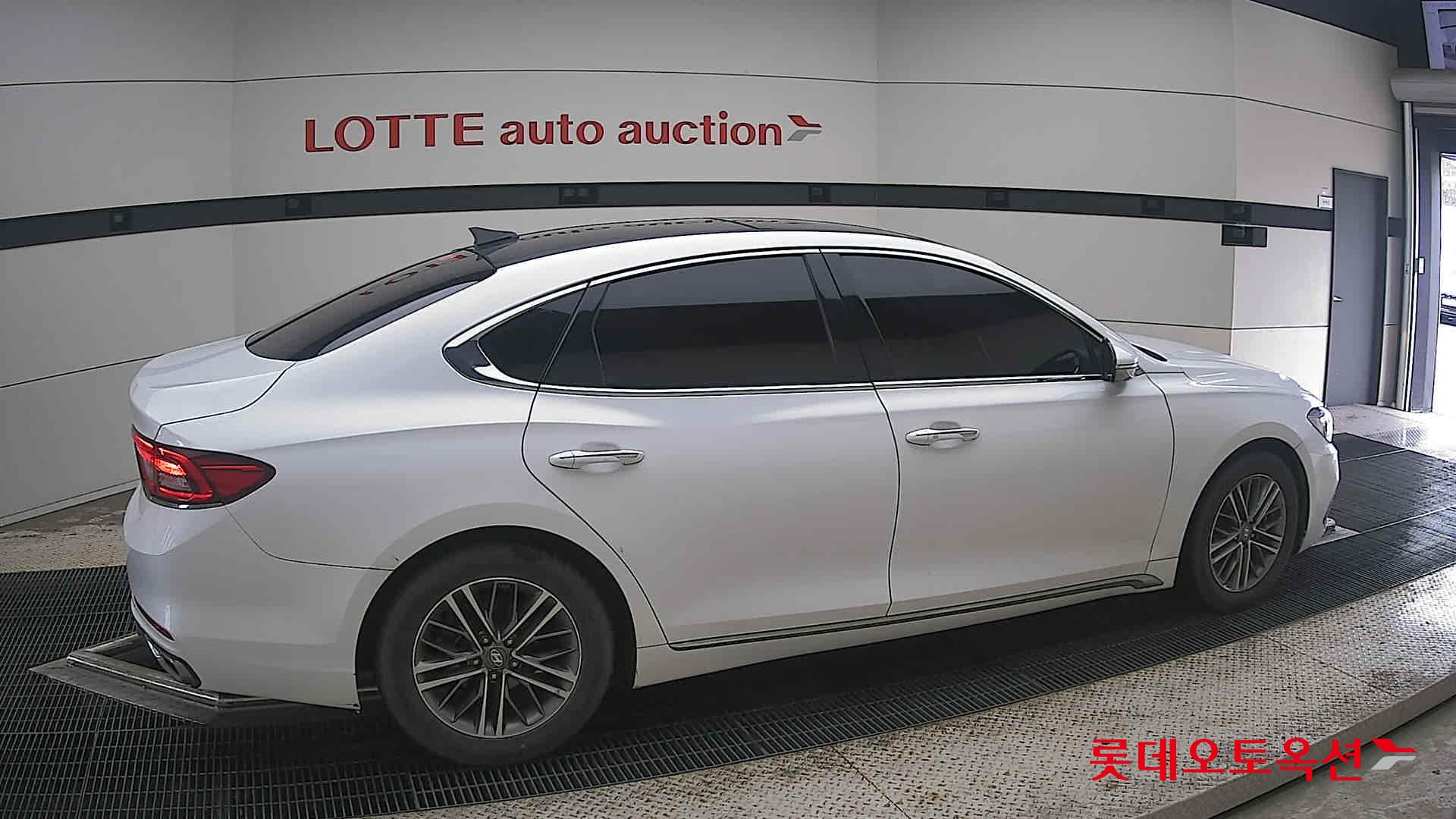 2018 - hyundai grandeur