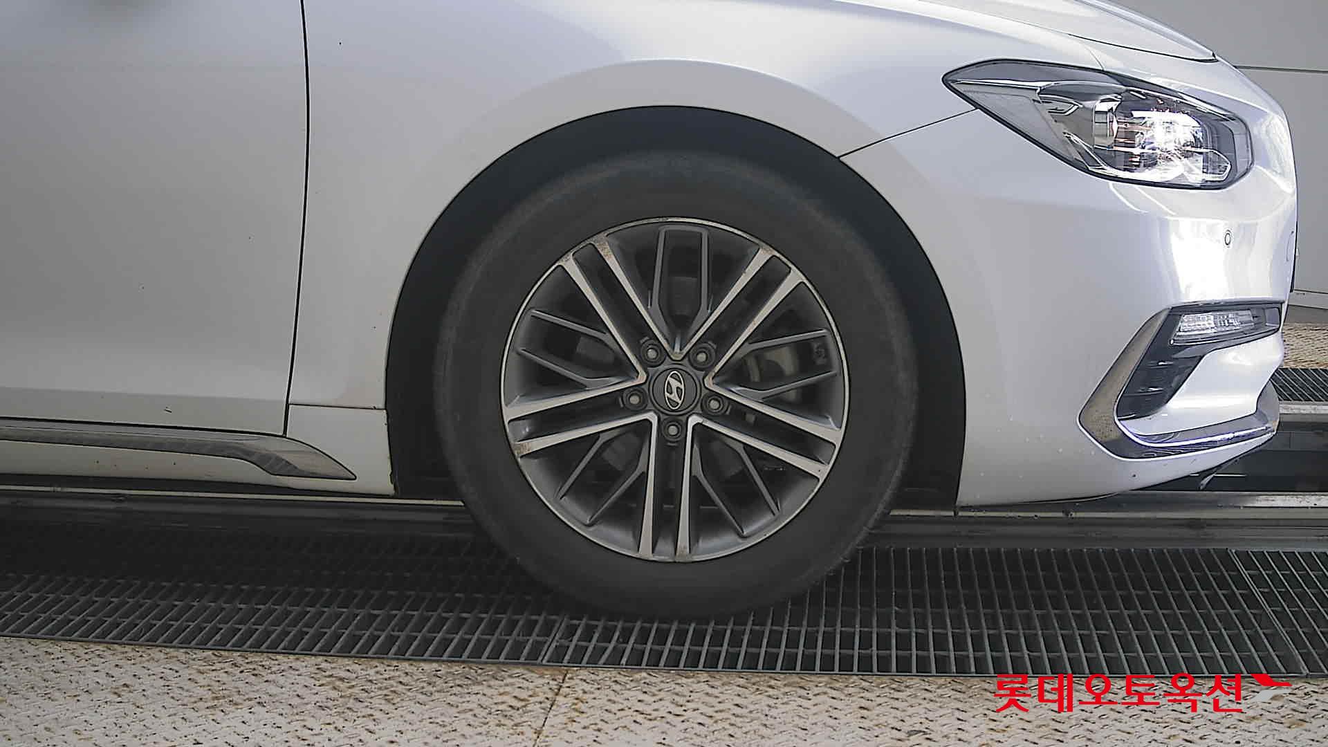 2018 - hyundai grandeur
