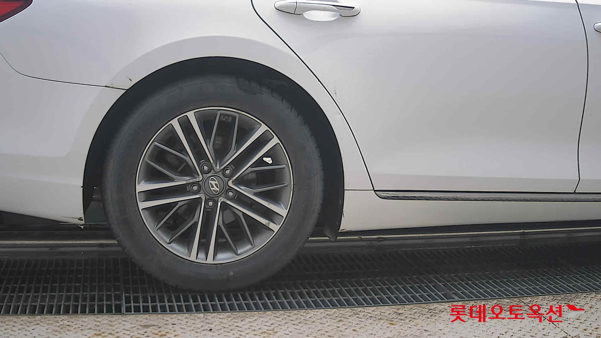 2018 - hyundai grandeur