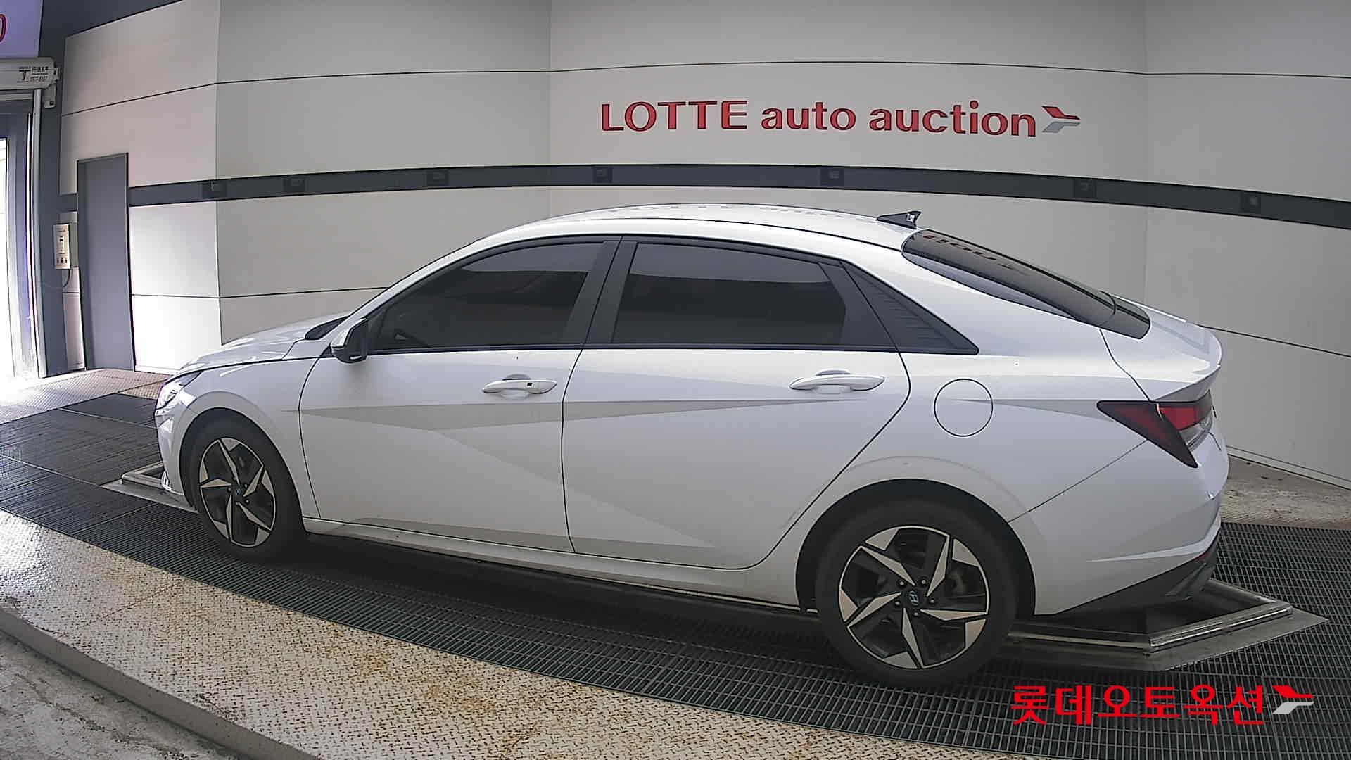 2021 - hyundai avante