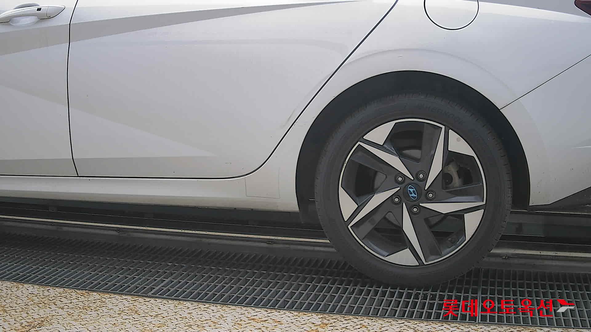 2021 - hyundai avante