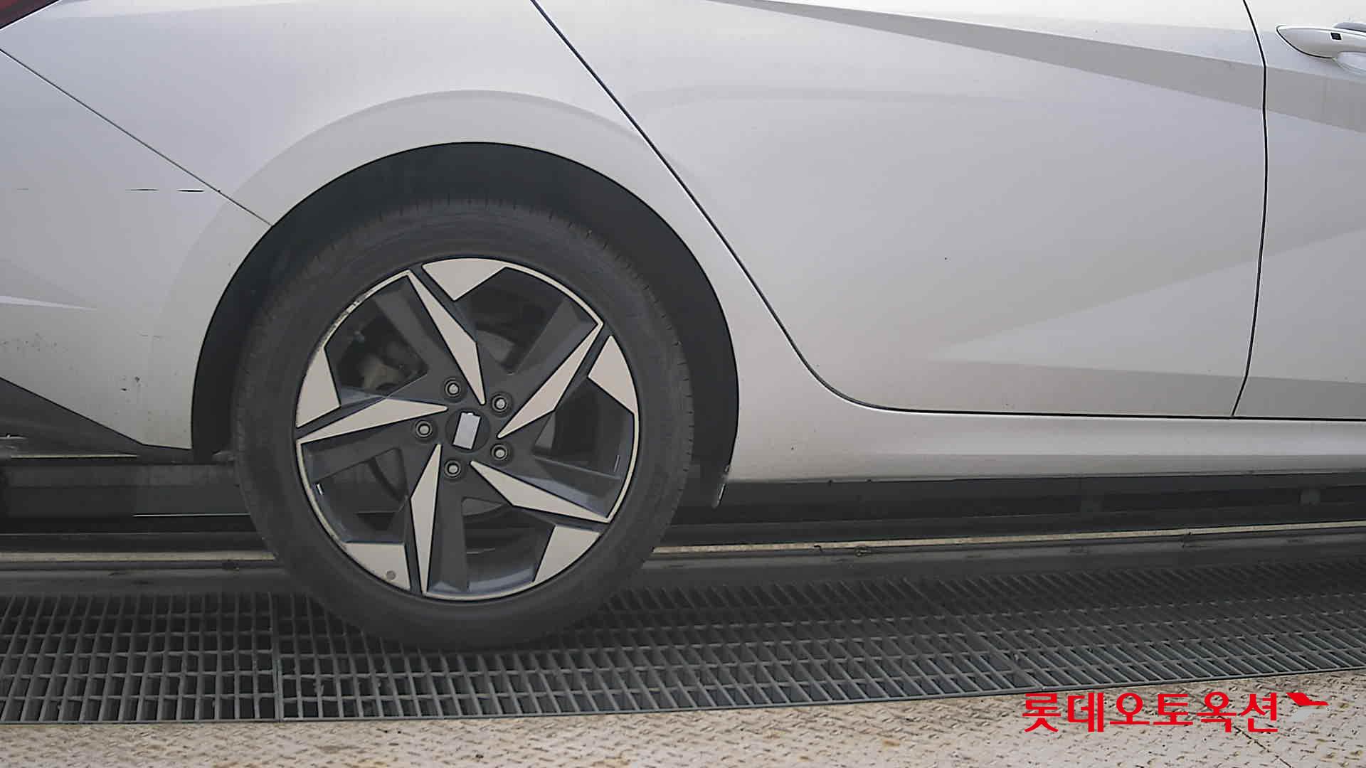 2021 - hyundai avante