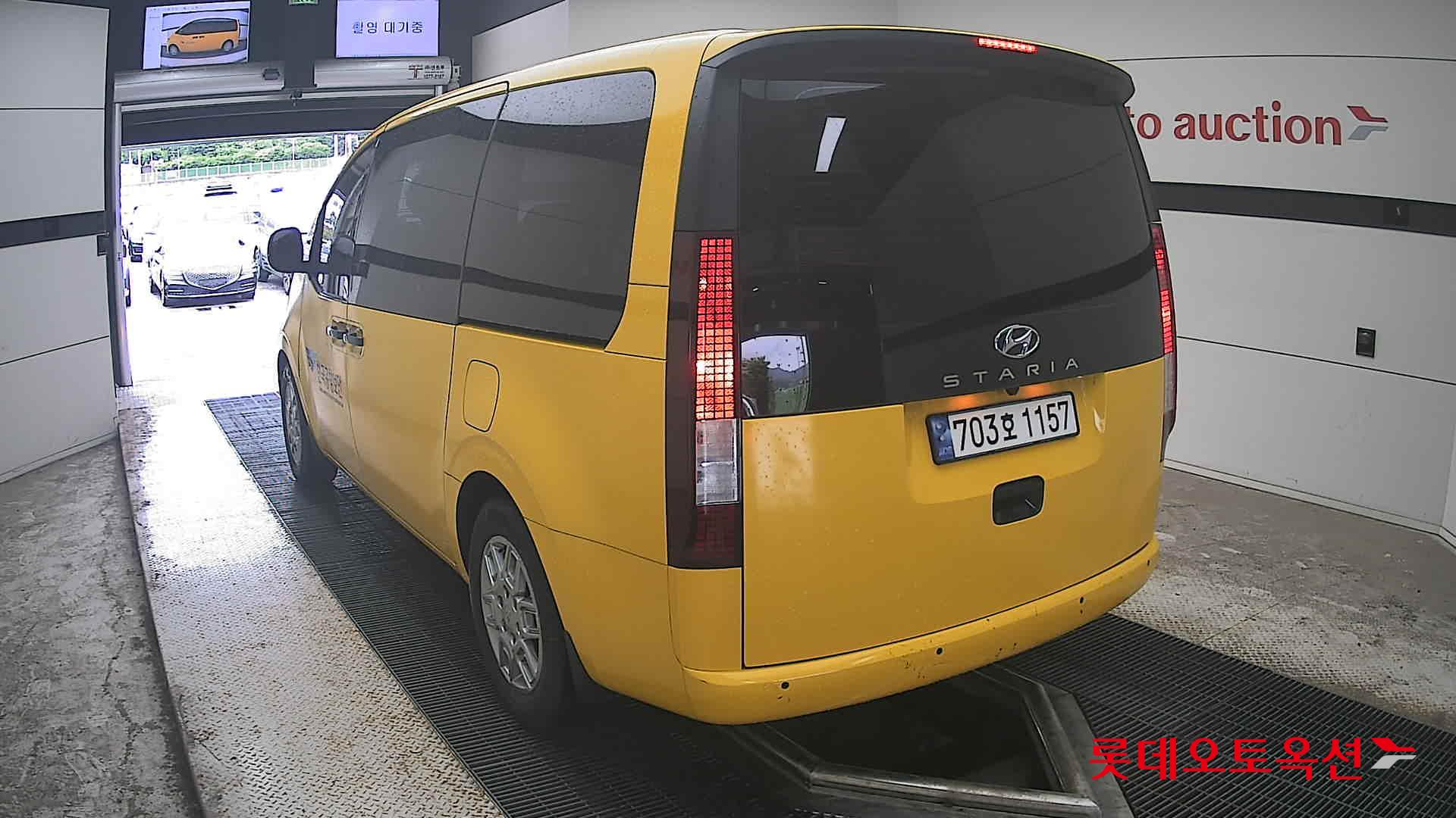 2023 - hyundai staria