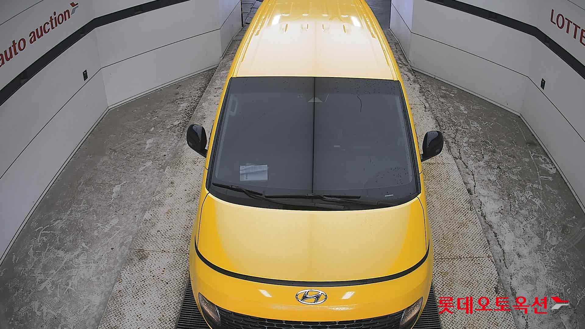 2023 - hyundai staria