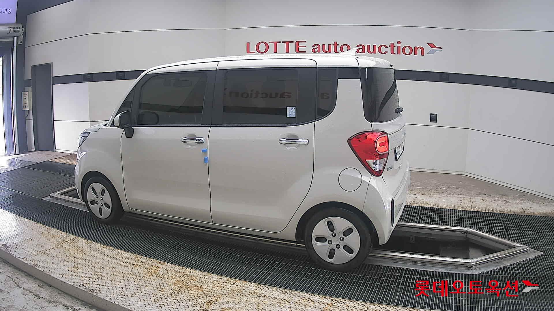 2022 - kia ray