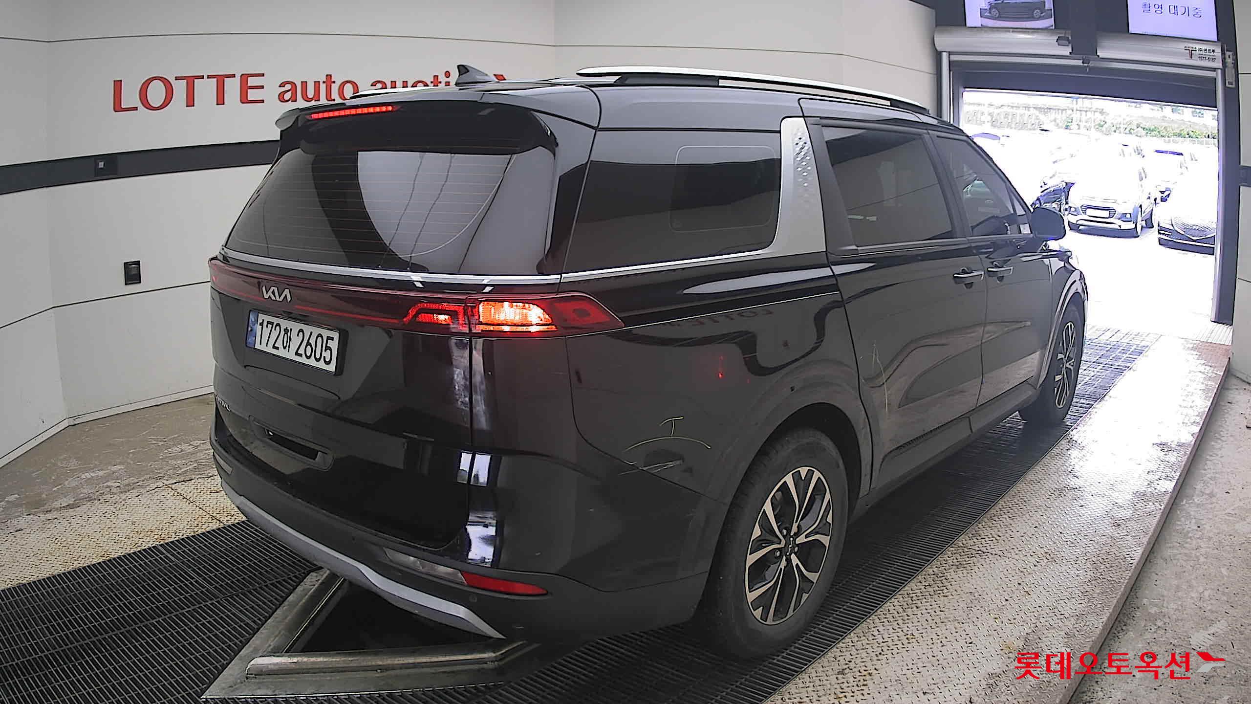 2023 - kia carnival