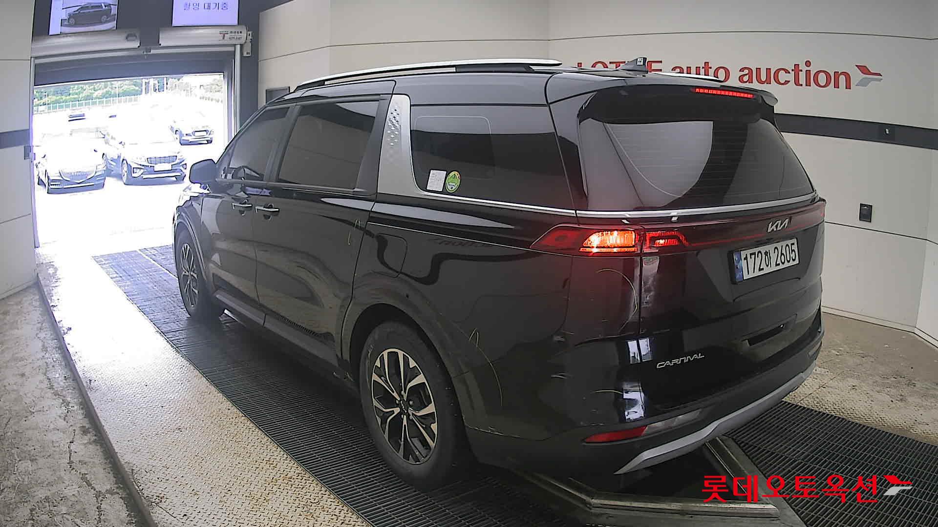 2023 - kia carnival