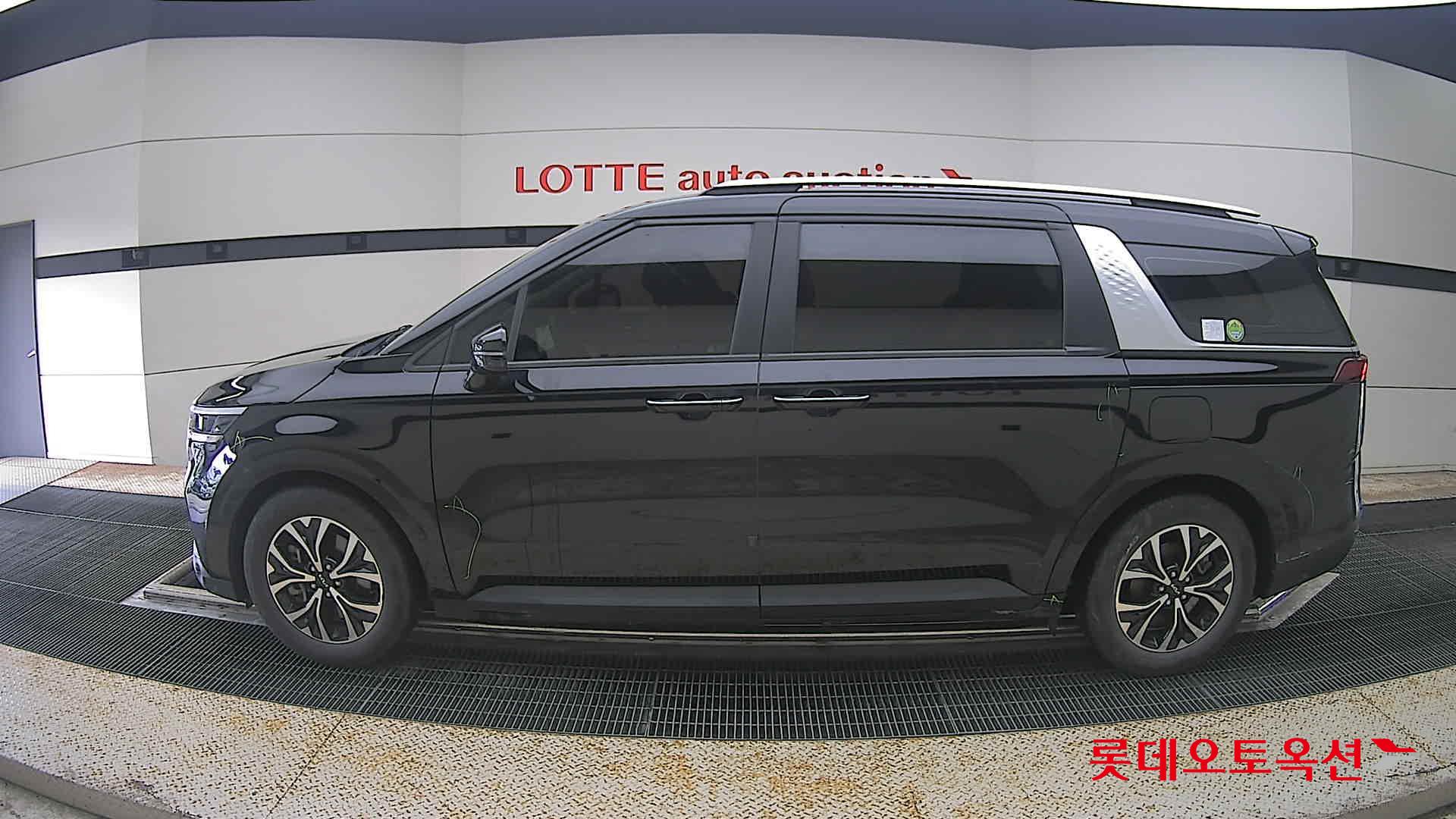 2023 - kia carnival