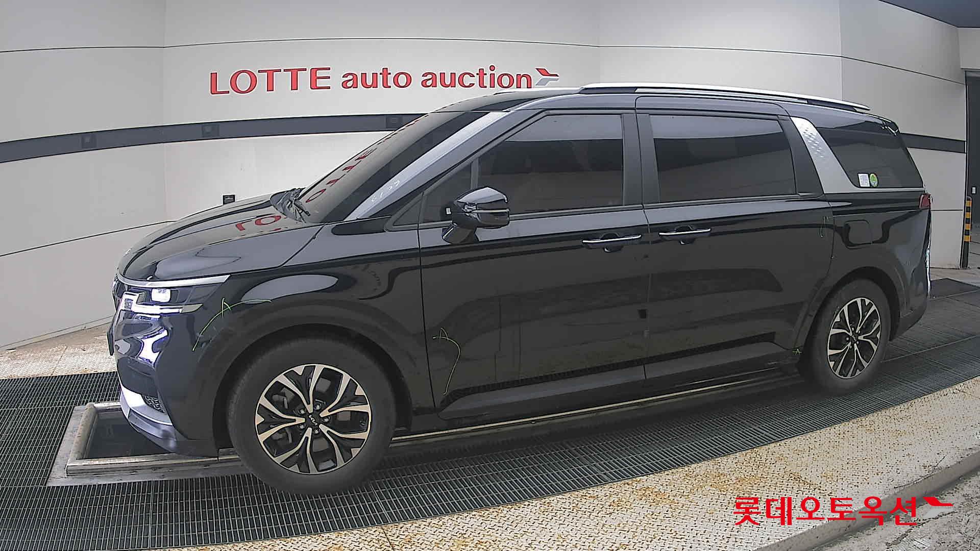 2023 - kia carnival