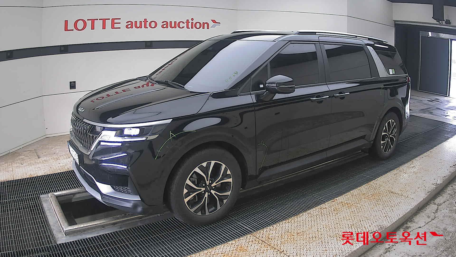 2023 - kia carnival