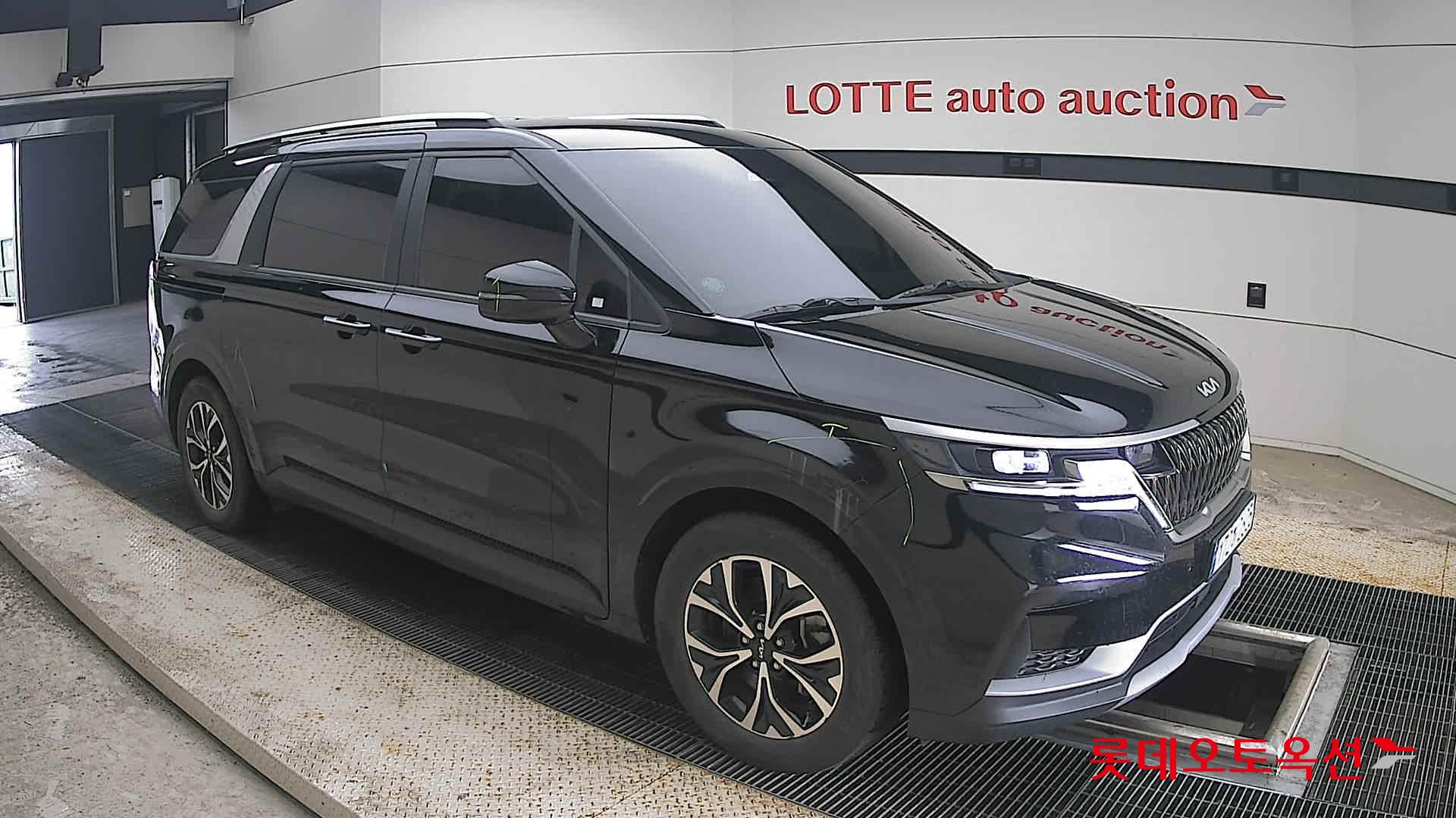 2023 - kia carnival