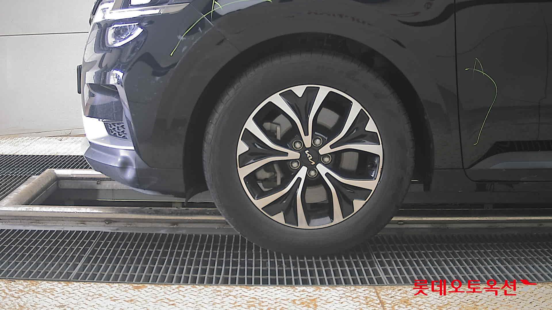2023 - kia carnival