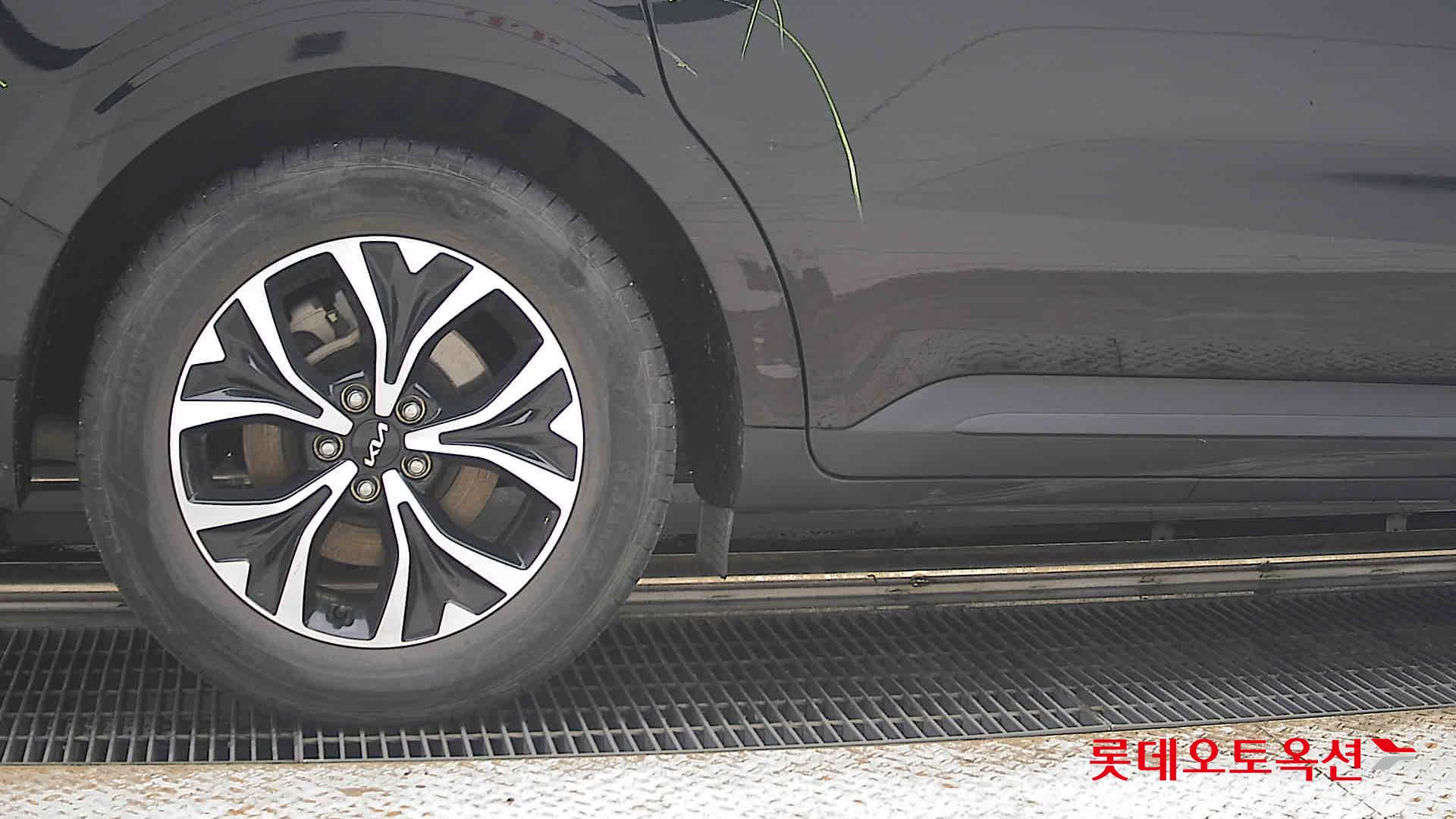 2023 - kia carnival