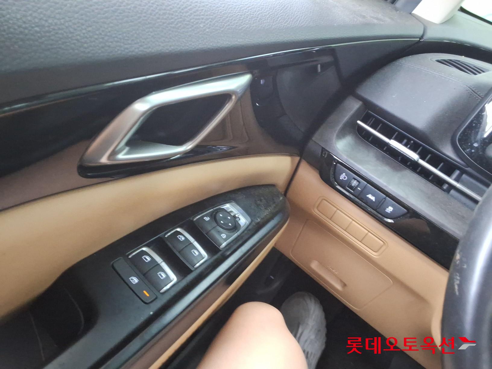 2023 - kia carnival