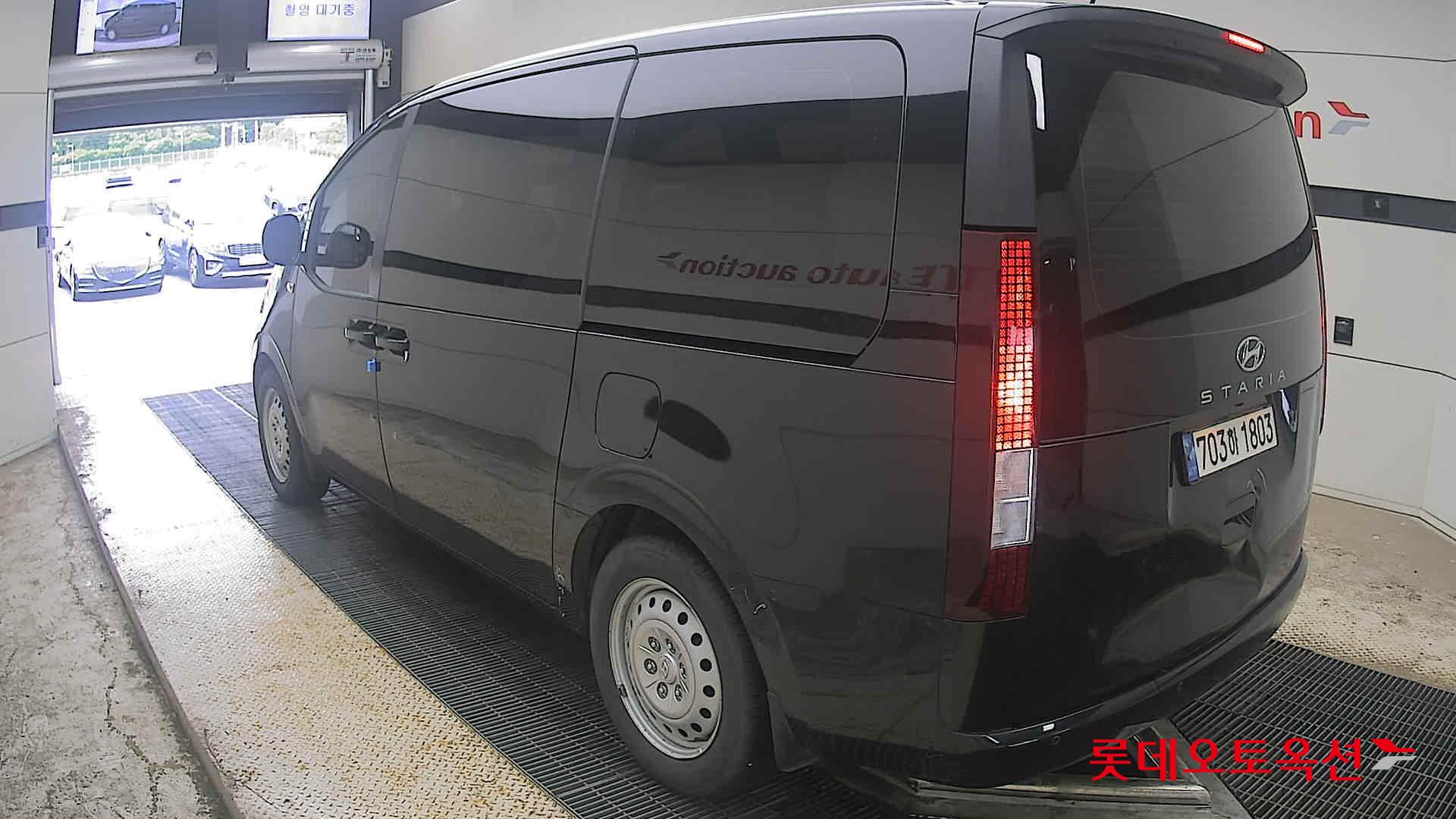 2023 - hyundai staria