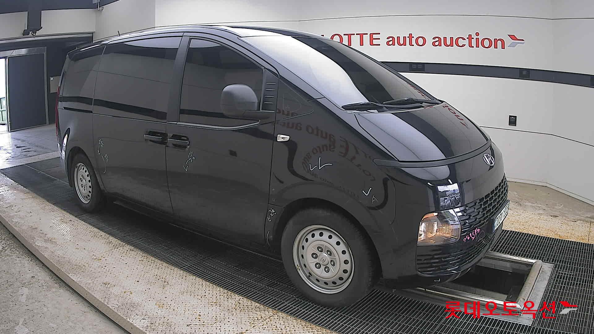 2023 - hyundai staria