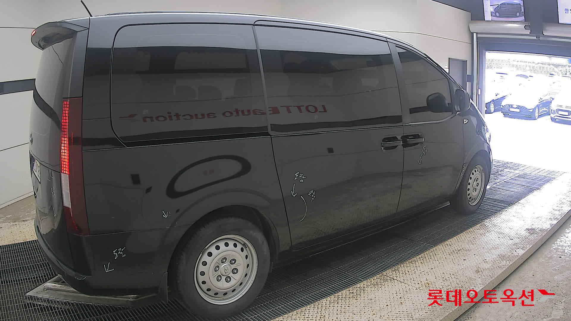 2023 - hyundai staria
