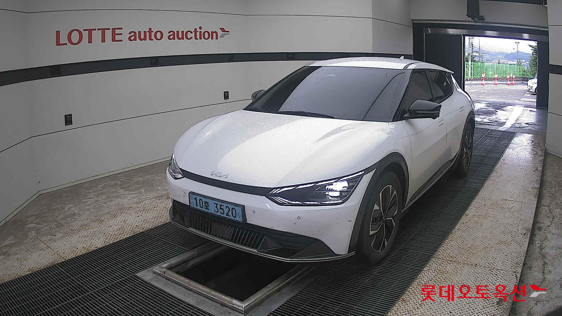 2022 - kia ev6