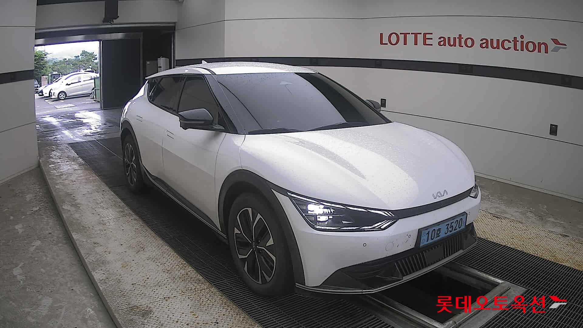 2022 - kia ev6