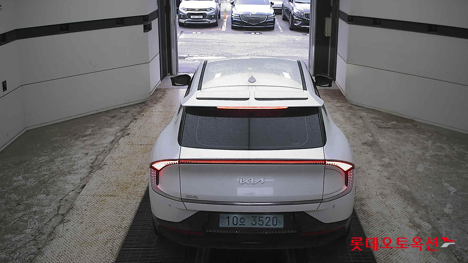 2022 - kia ev6