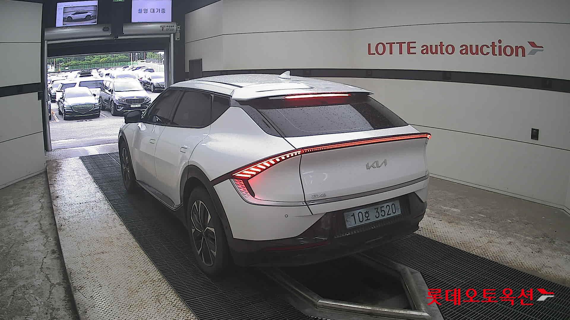2022 - kia ev6