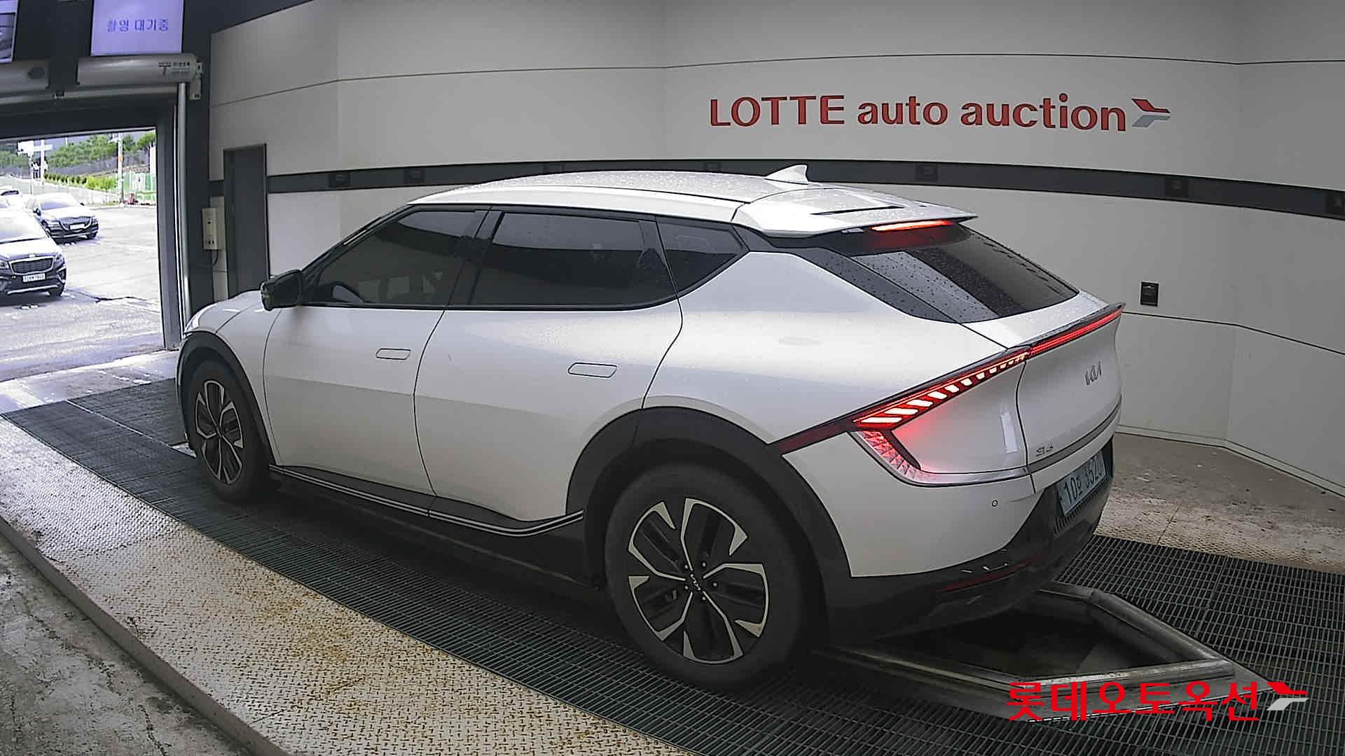 2022 - kia ev6