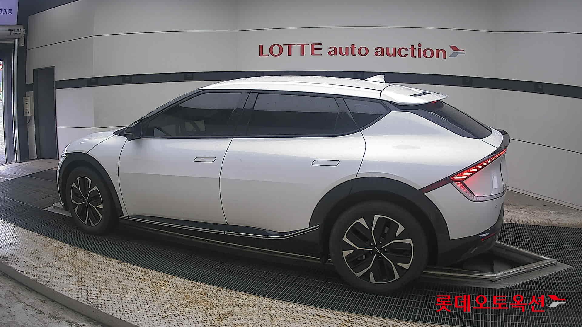 2022 - kia ev6