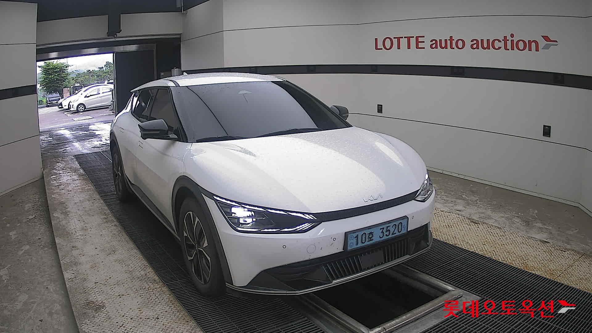 2022 - kia ev6