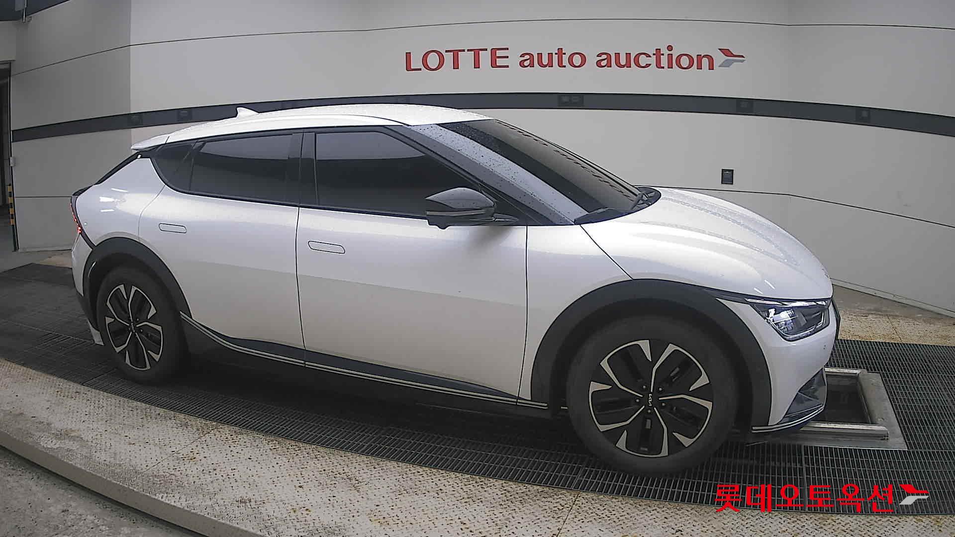 2022 - kia ev6