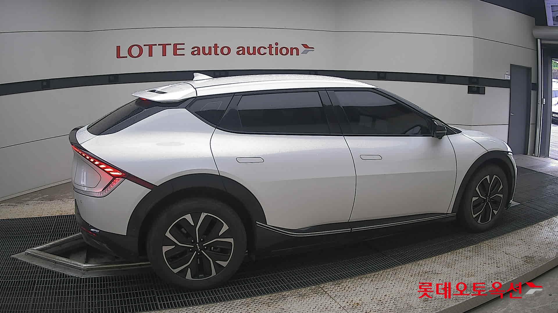 2022 - kia ev6