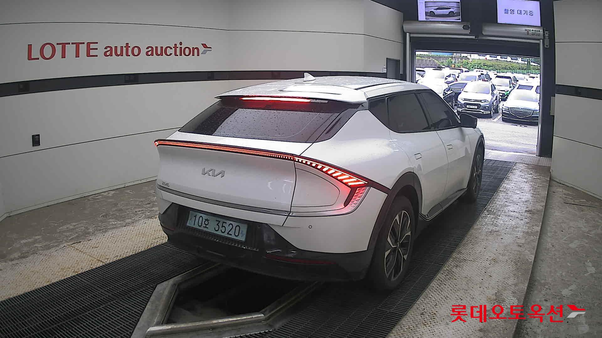 2022 - kia ev6