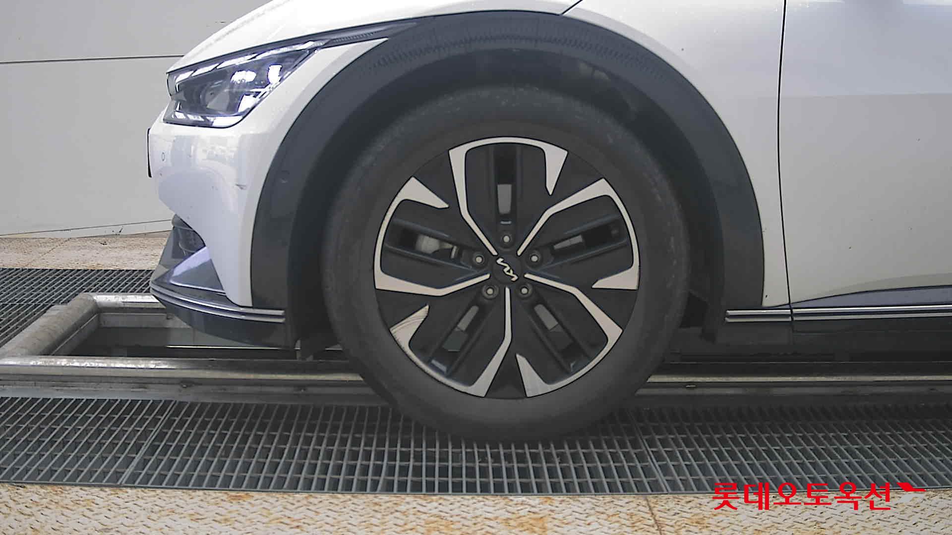 2022 - kia ev6