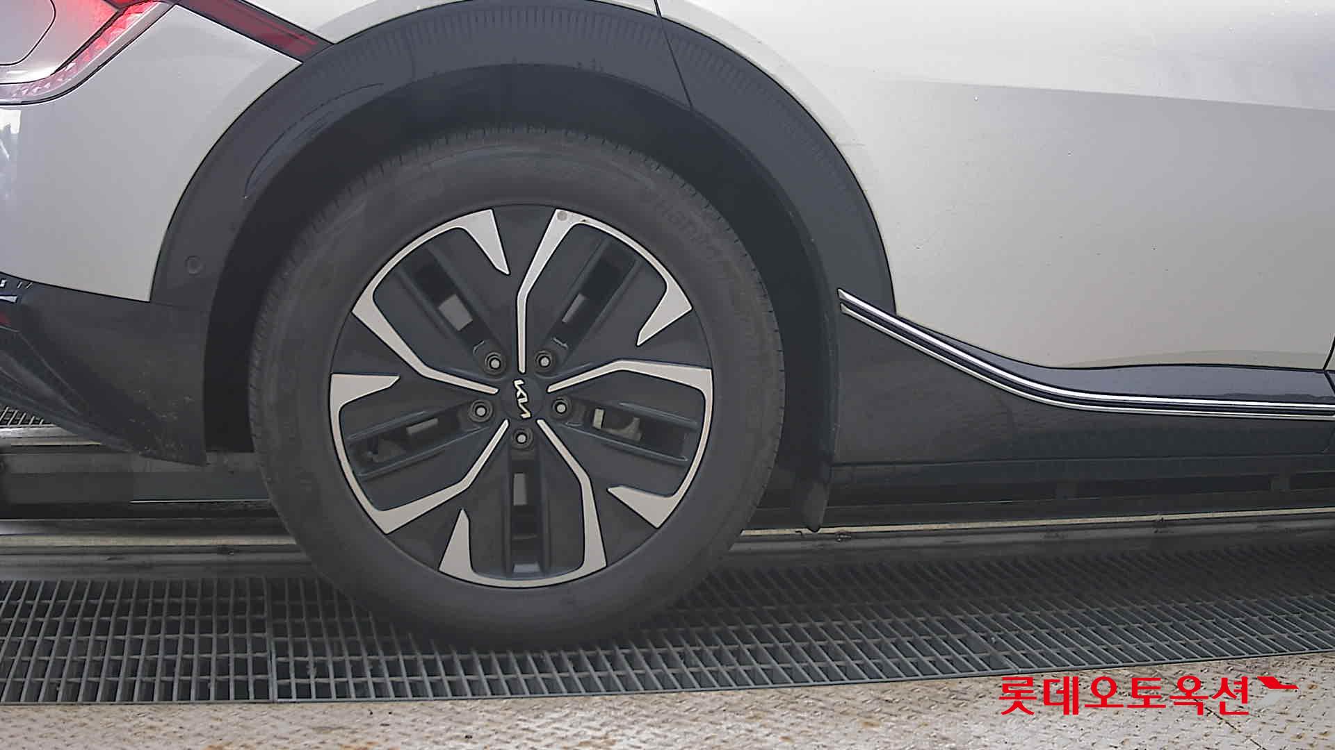 2022 - kia ev6
