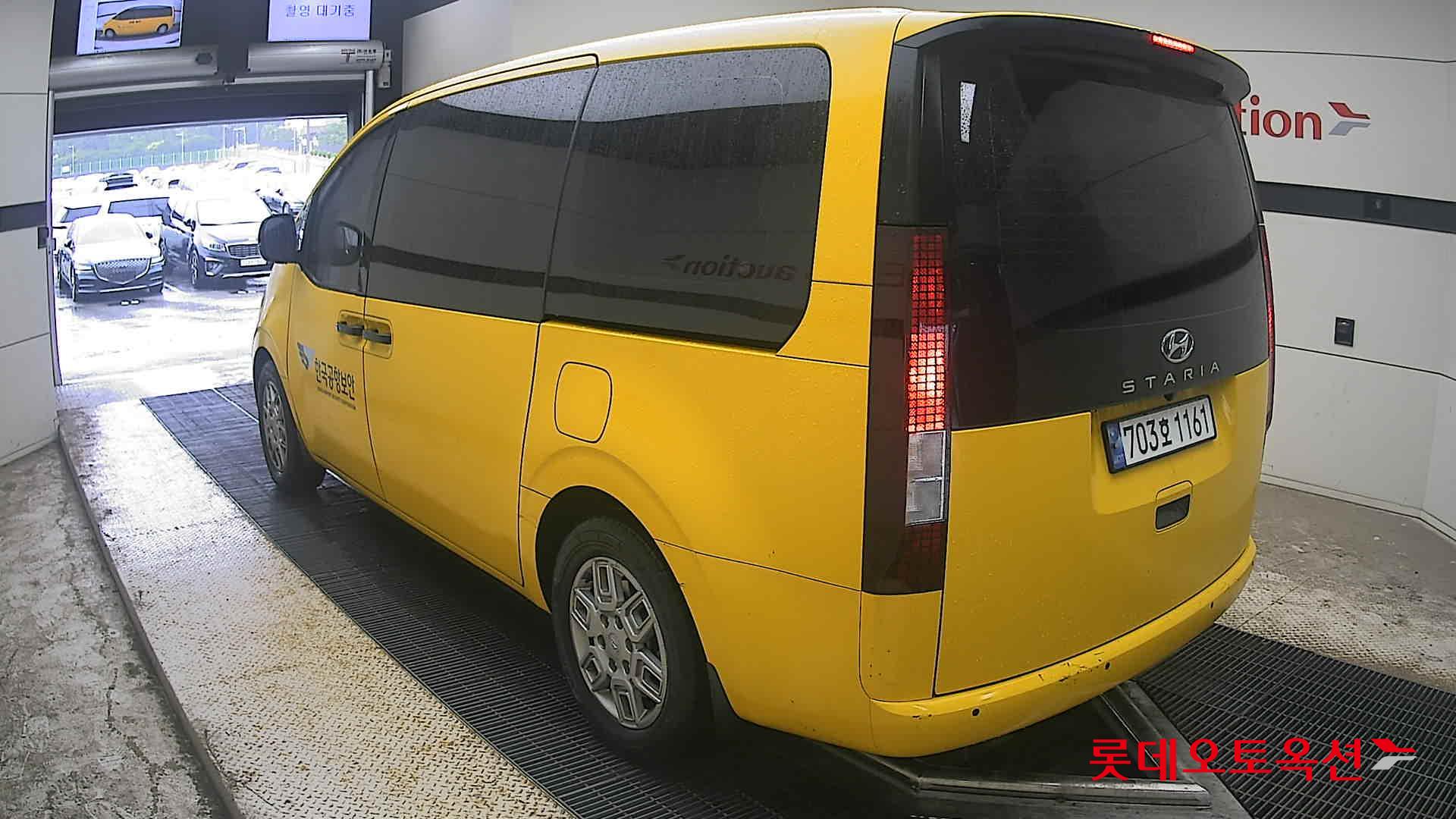 2023 - hyundai staria