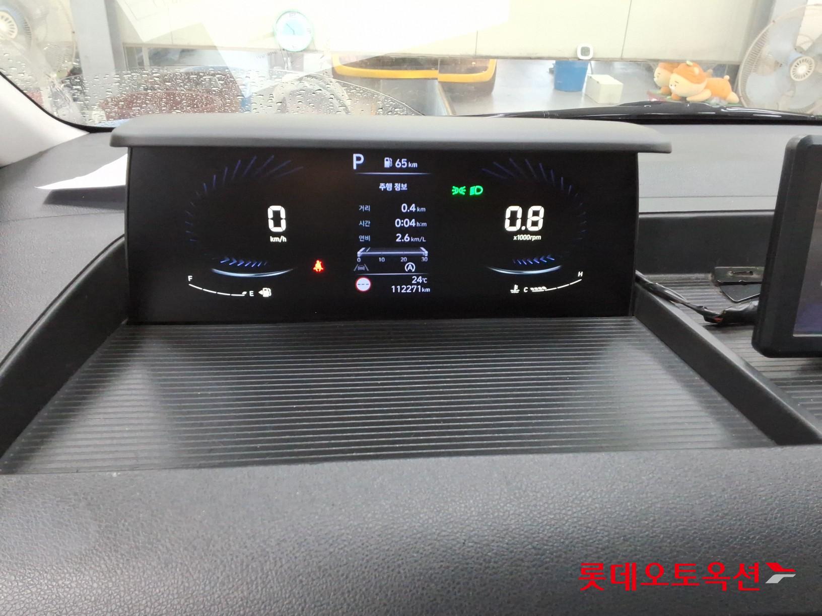 2023 - hyundai staria